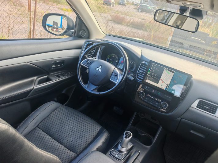 Mitsubishi Outlander PHEV CVT, 203hp, 2014