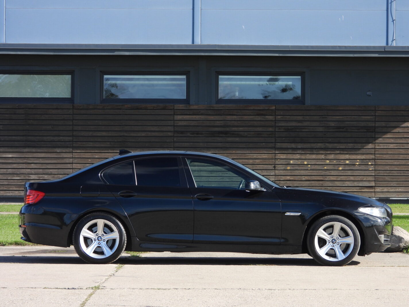 BMW 530