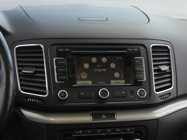 VW SHARAN