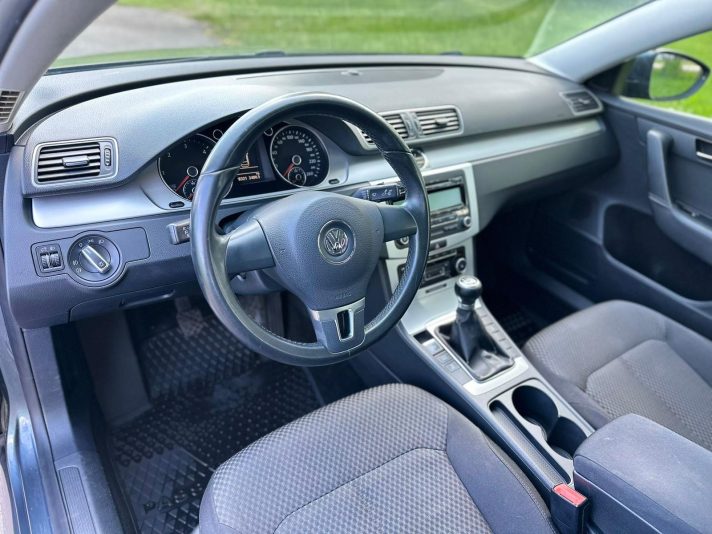VW PASSAT