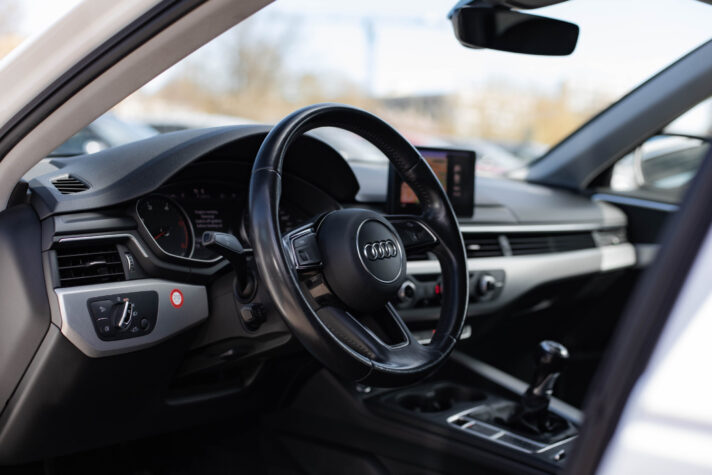 AUDI A4 AVANT