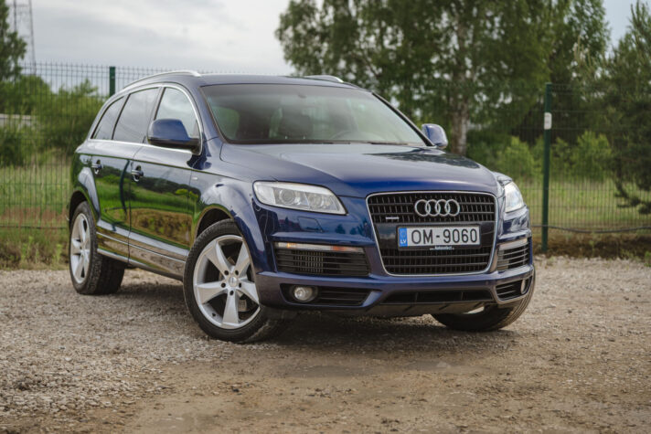 AUDI Q7 S-LINE