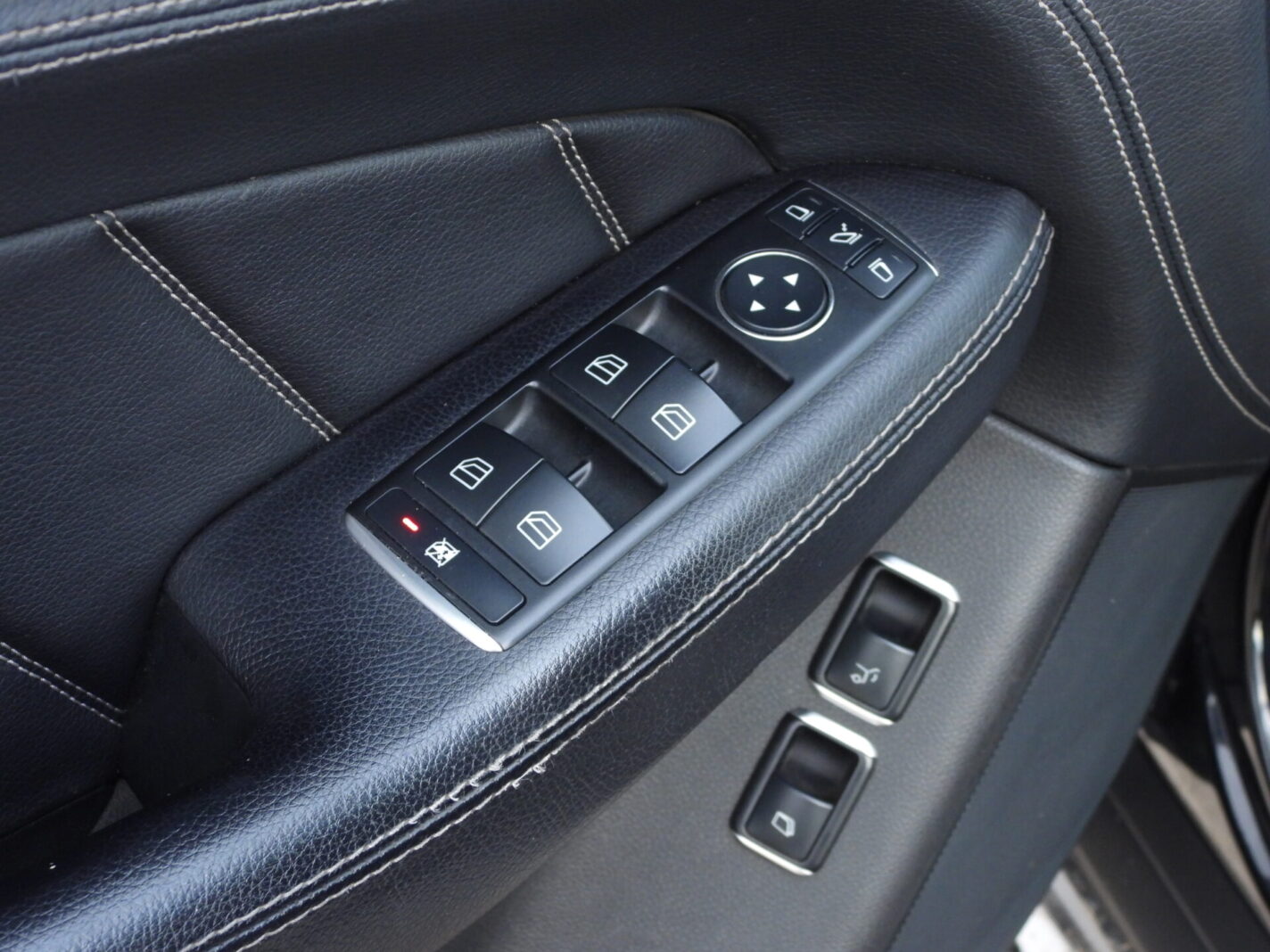 MERCEDES BENZ GL350