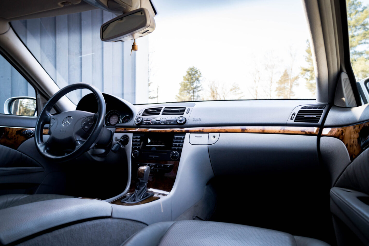 MERCEDES BENZ E270