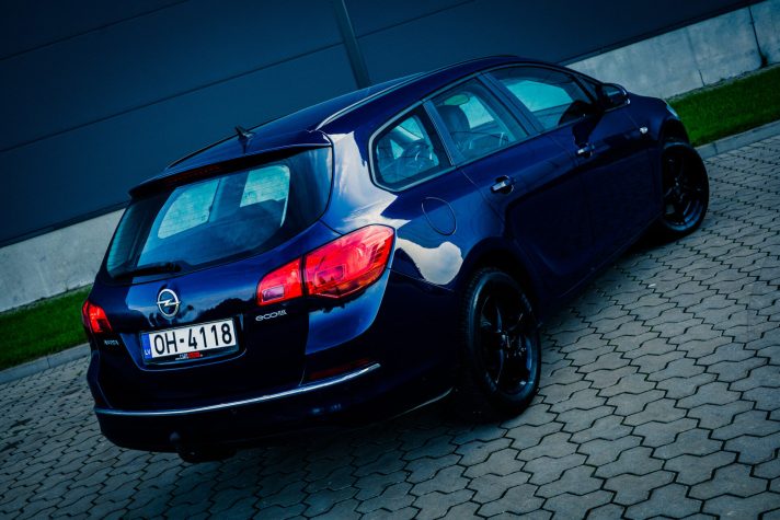 OPEL ASTRA SPORTS TOURER