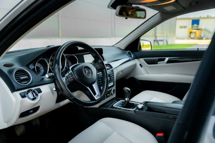 MERCEDES BENZ C220 CDI