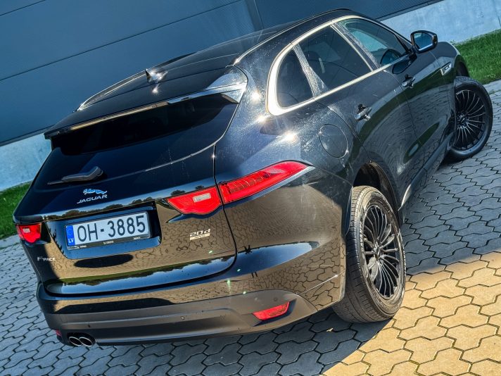 JAGUAR F-PACE