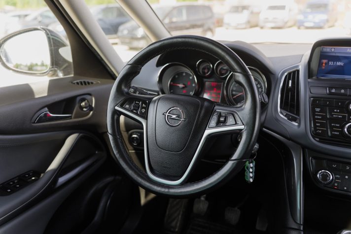 OPEL ZAFIRA TOURER