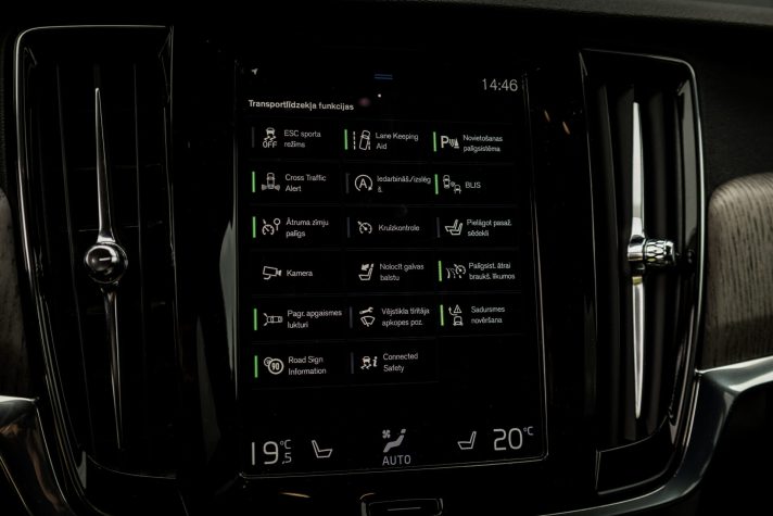 VOLVO V90 CROSS COUNTRY