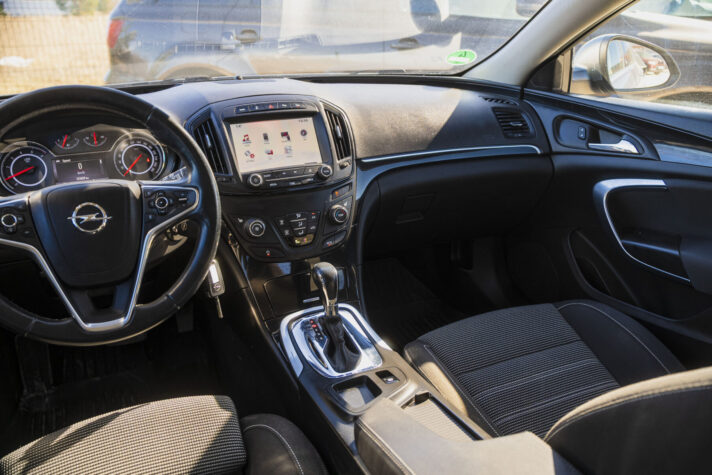 OPEL INSIGNIA SPORTS TOURER SW 4x4
