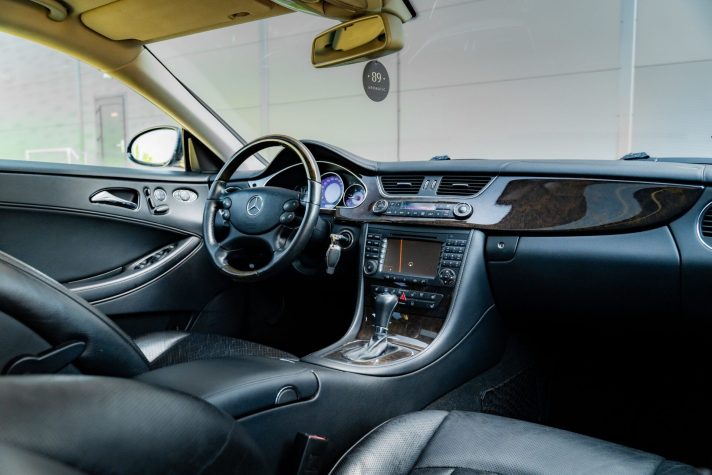 MERCEDES BENZ CLS 320