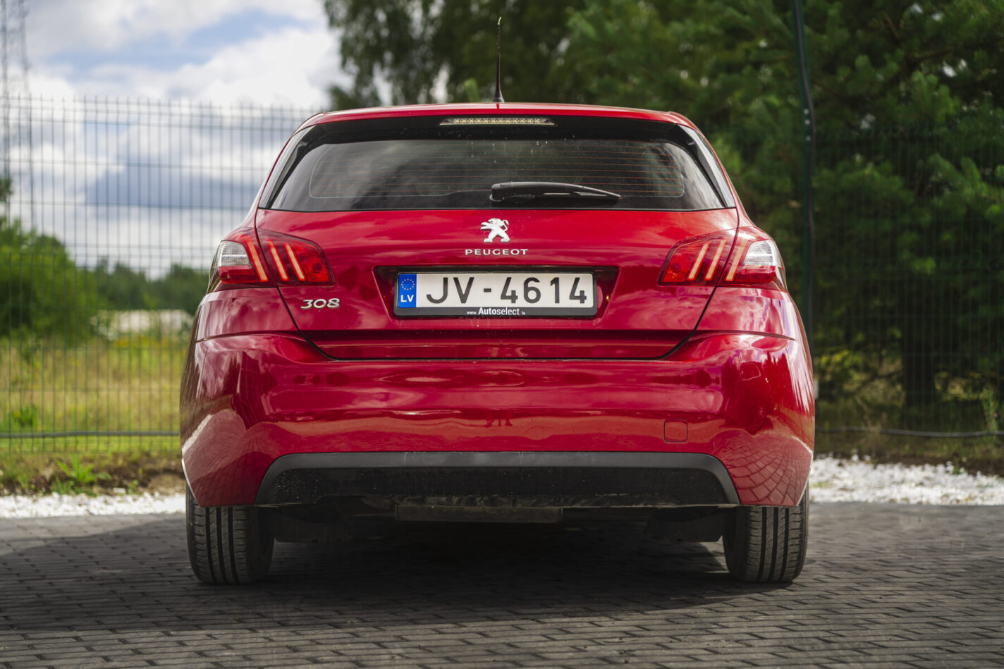 PEUGEOT 308