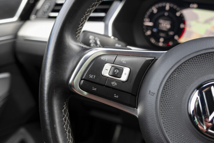 VW PASSAT R-LINE