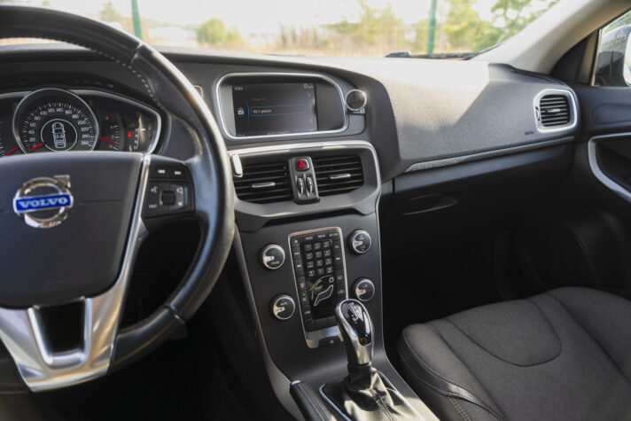 VOLVO V40 CROSS COUNTRY