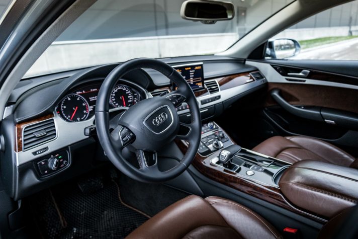 AUDI A8