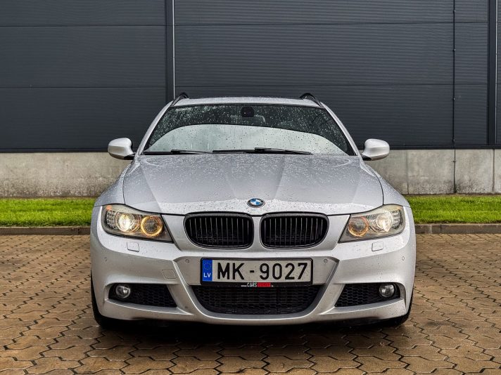 BMW 330
