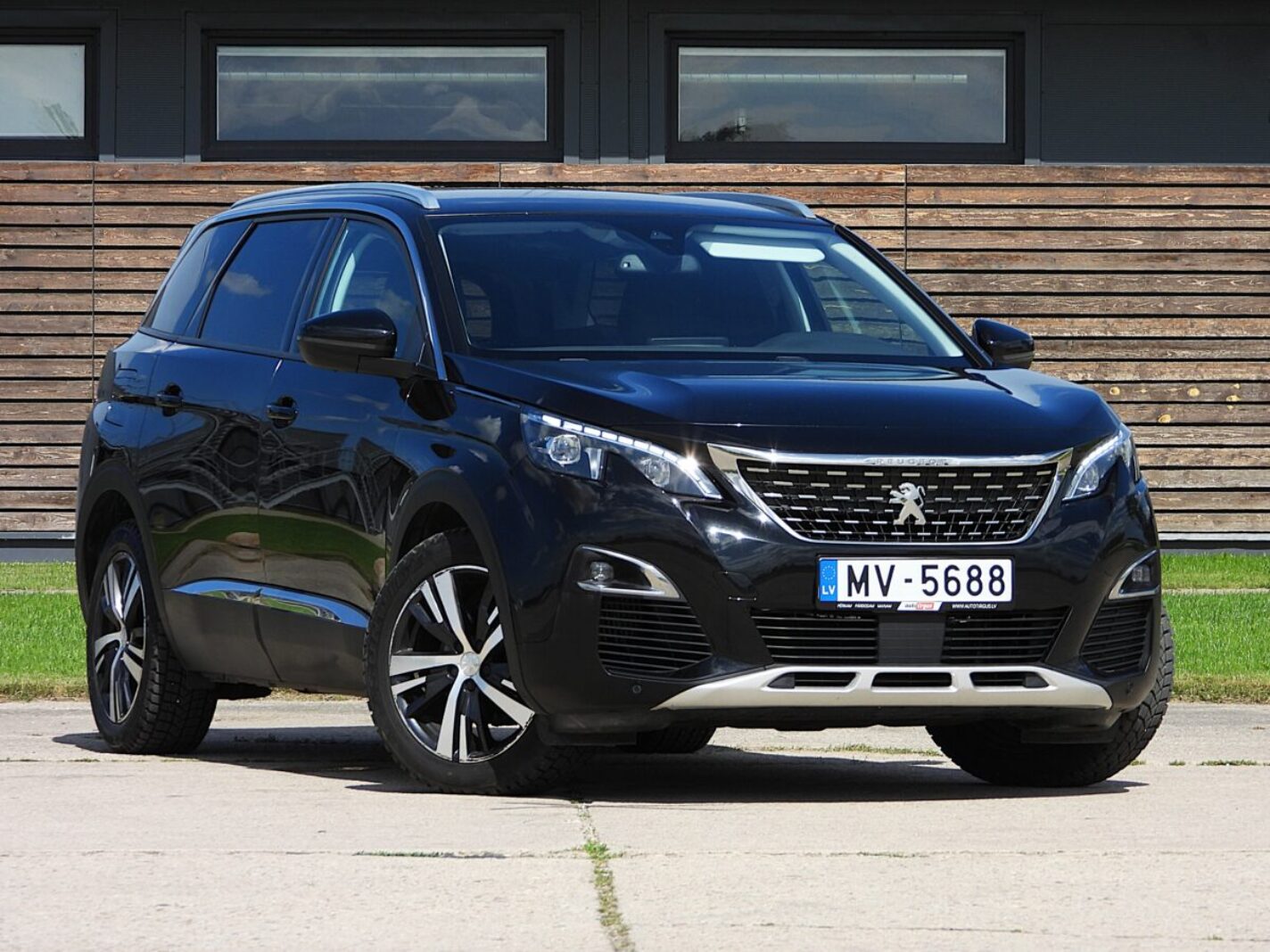 PEUGEOT 5008