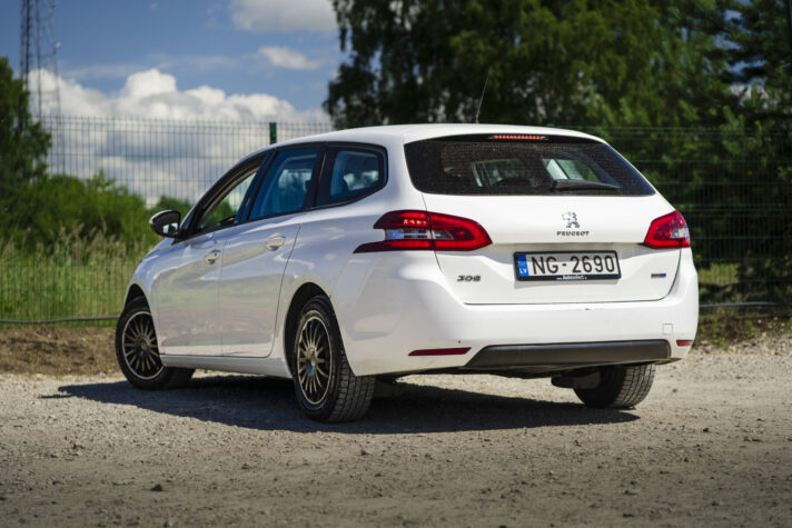 PEUGEOT 308