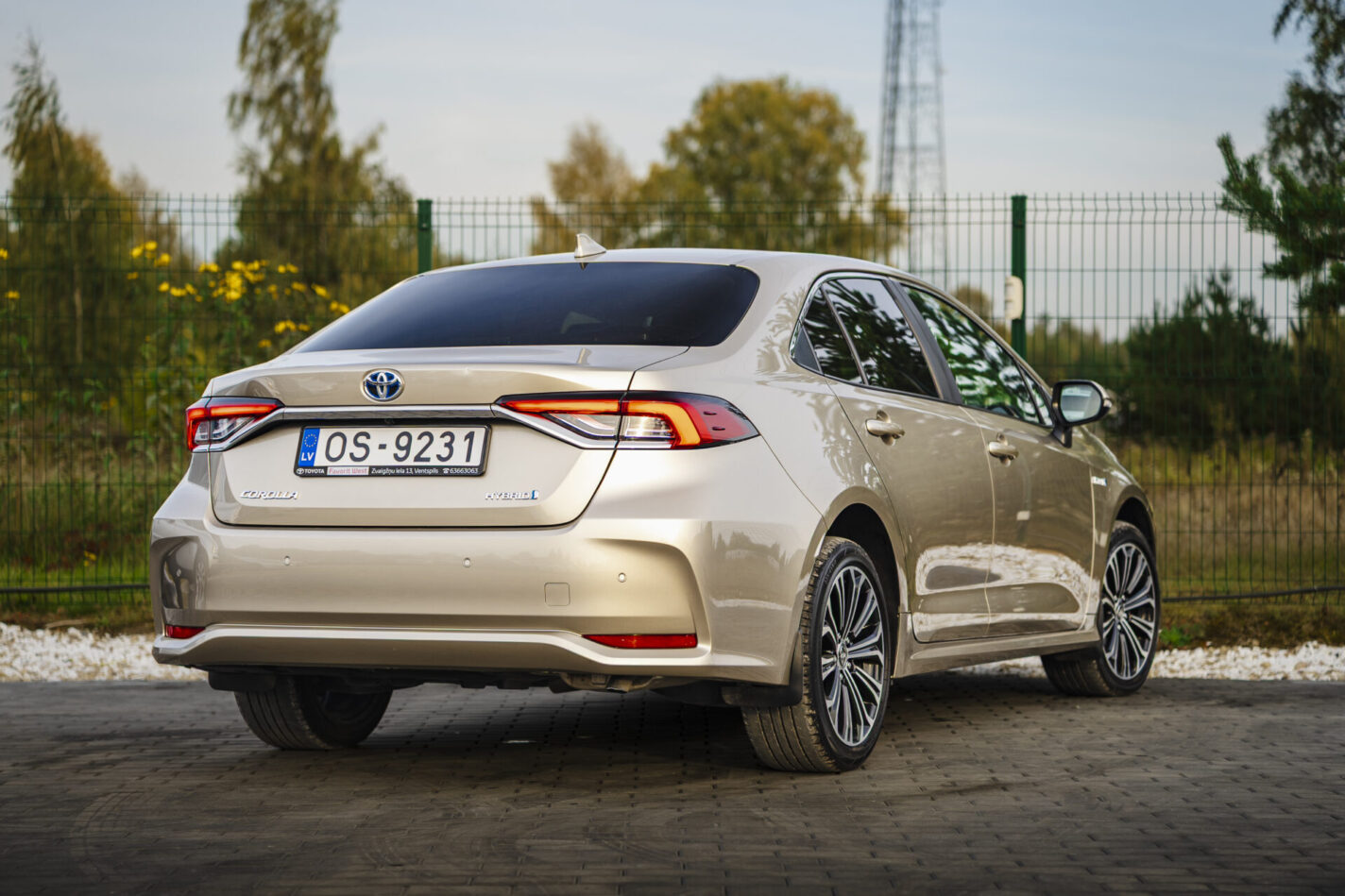 TOYOTA COROLLA HYBRID