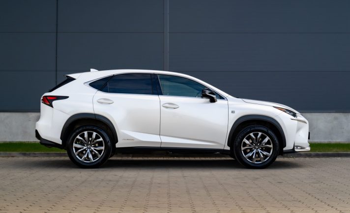 LEXUS NX300H