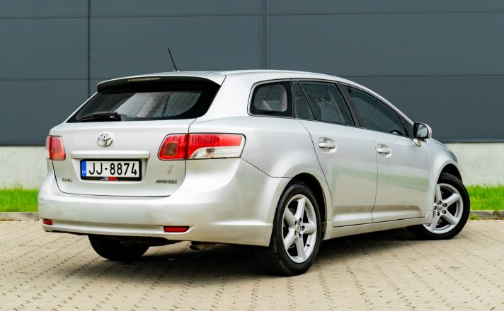 TOYOTA AVENSIS