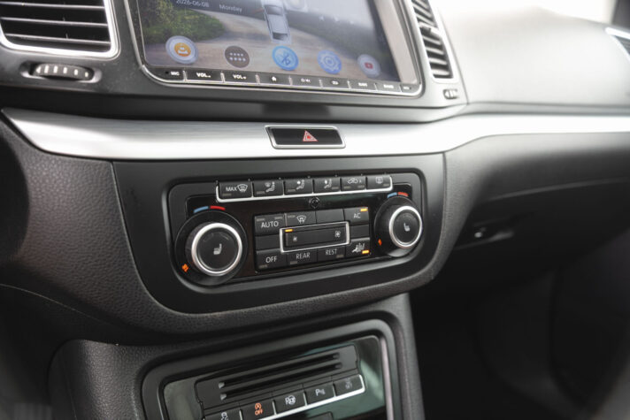 VW SHARAN