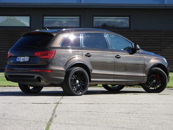 AUDI Q7 S-line