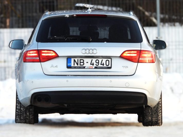 AUDI A4 AVANT
