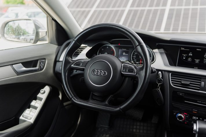 AUDI A4 AVANT