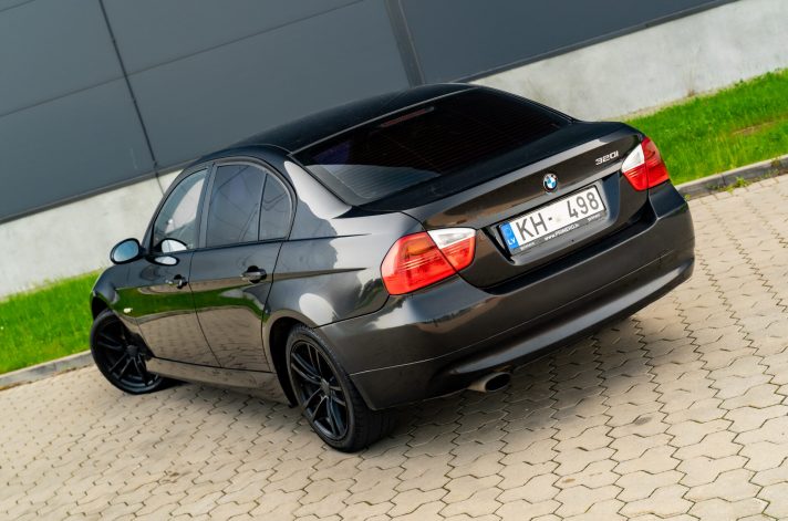 BMW 320