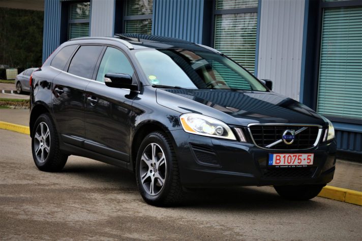 VOLVO XC60 2.4 D5 120 KW SUMMUM MEH.
