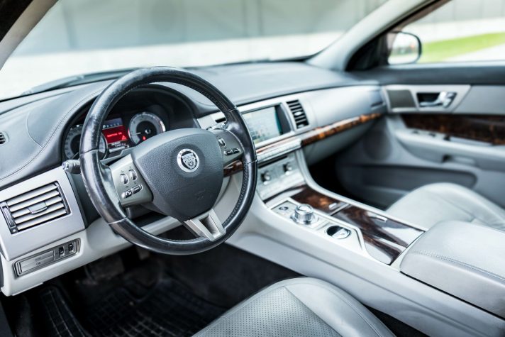 JAGUAR XF