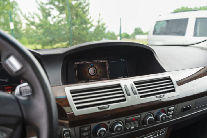 BMW 730