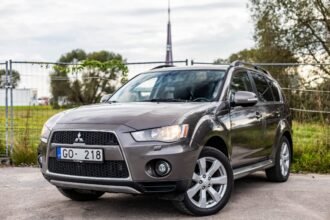 MITSUBISHI OUTLANDER