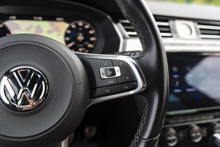 VW PASSAT R-LINE