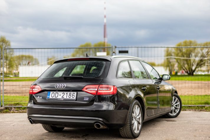 AUDI A4 AVANT