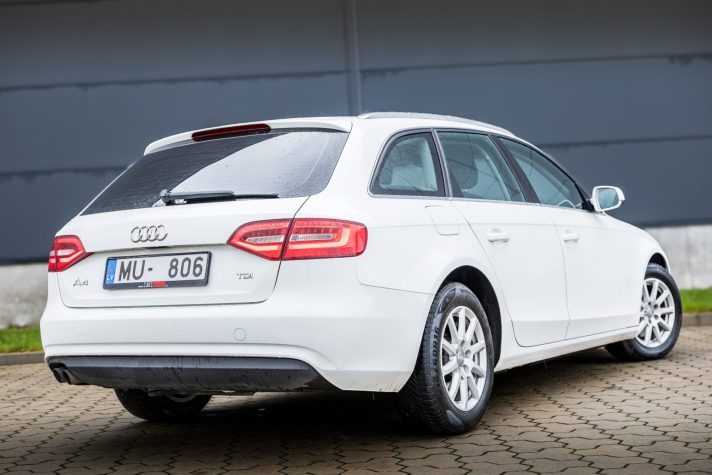 AUDI A4 AVANT