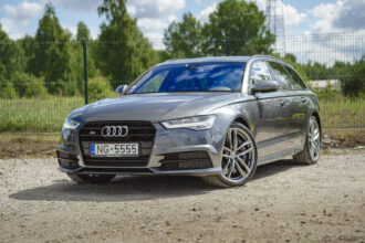 AUDI S6 AVANT
