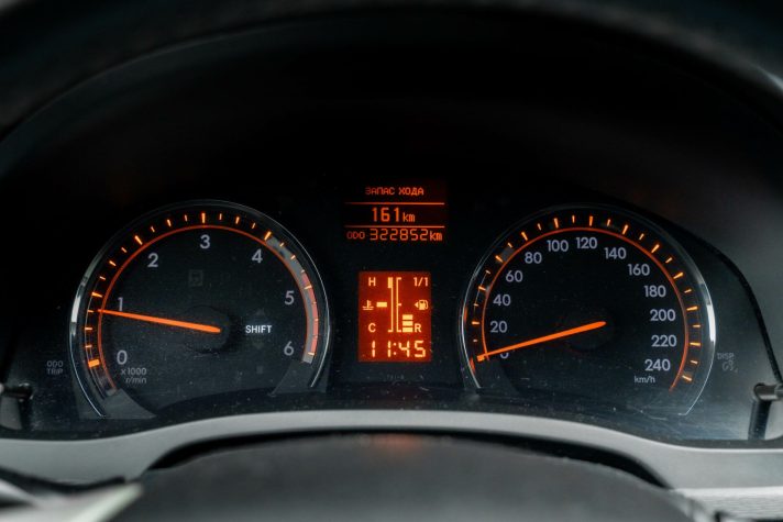 TOYOTA AVENSIS