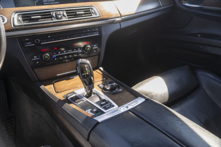 BMW 730