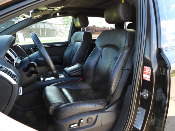 AUDI Q7 S-line