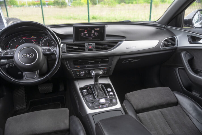 AUDI A6 AVANT QUATTRO