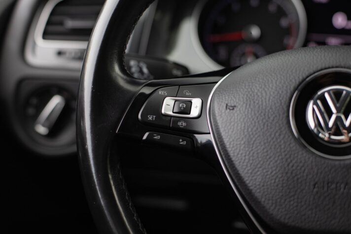 VW GOLF