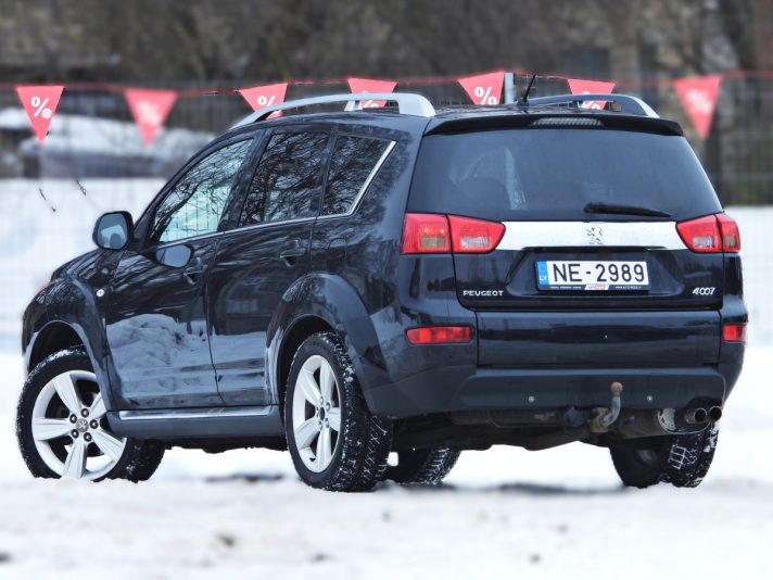 PEUGEOT 4007