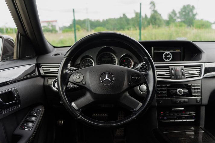 MERCEDES BENZ E350