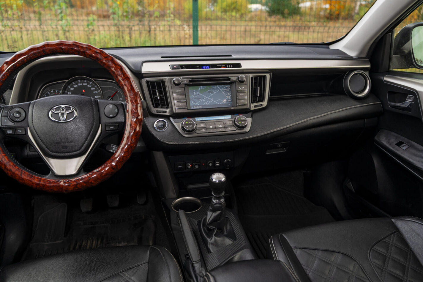 TOYOTA RAV 4