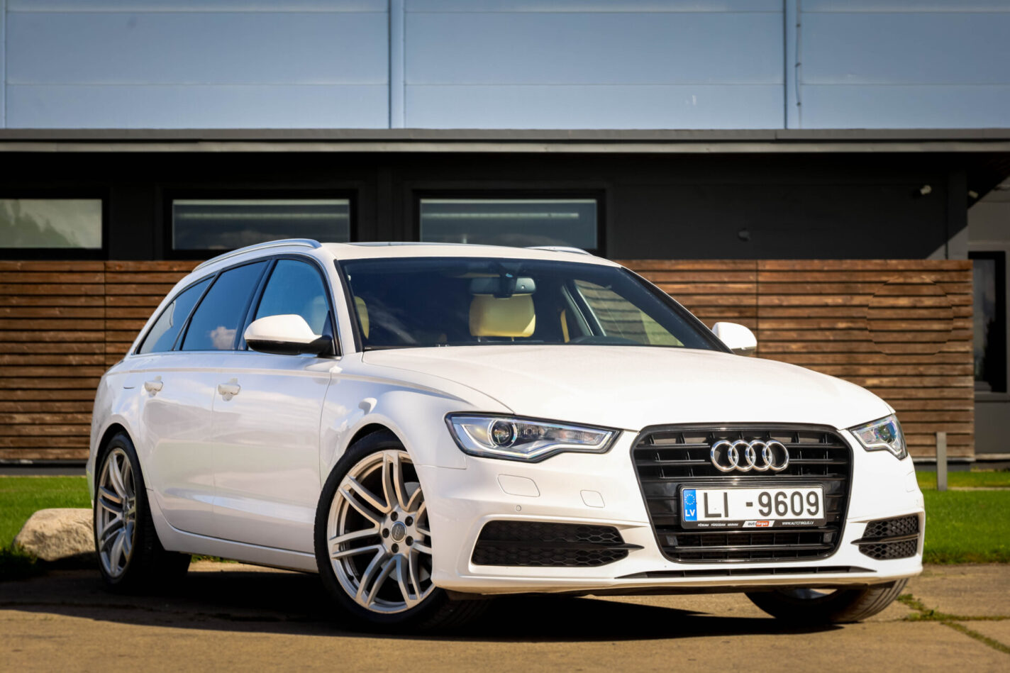 AUDI A6 AVANT