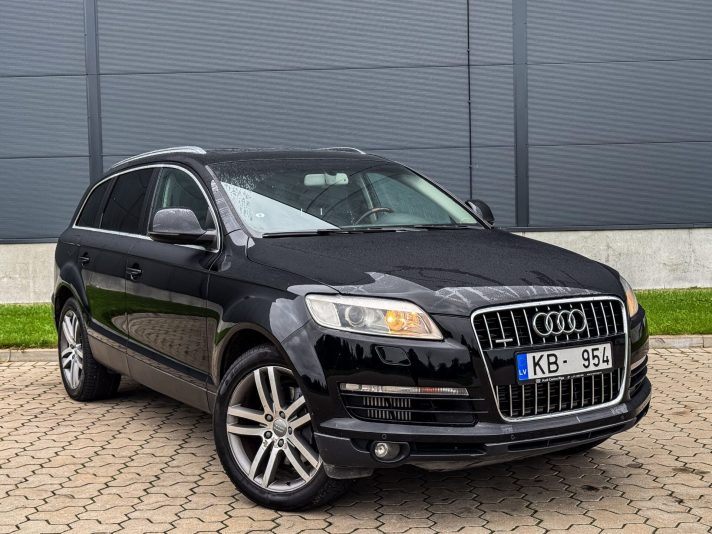 AUDI Q7
