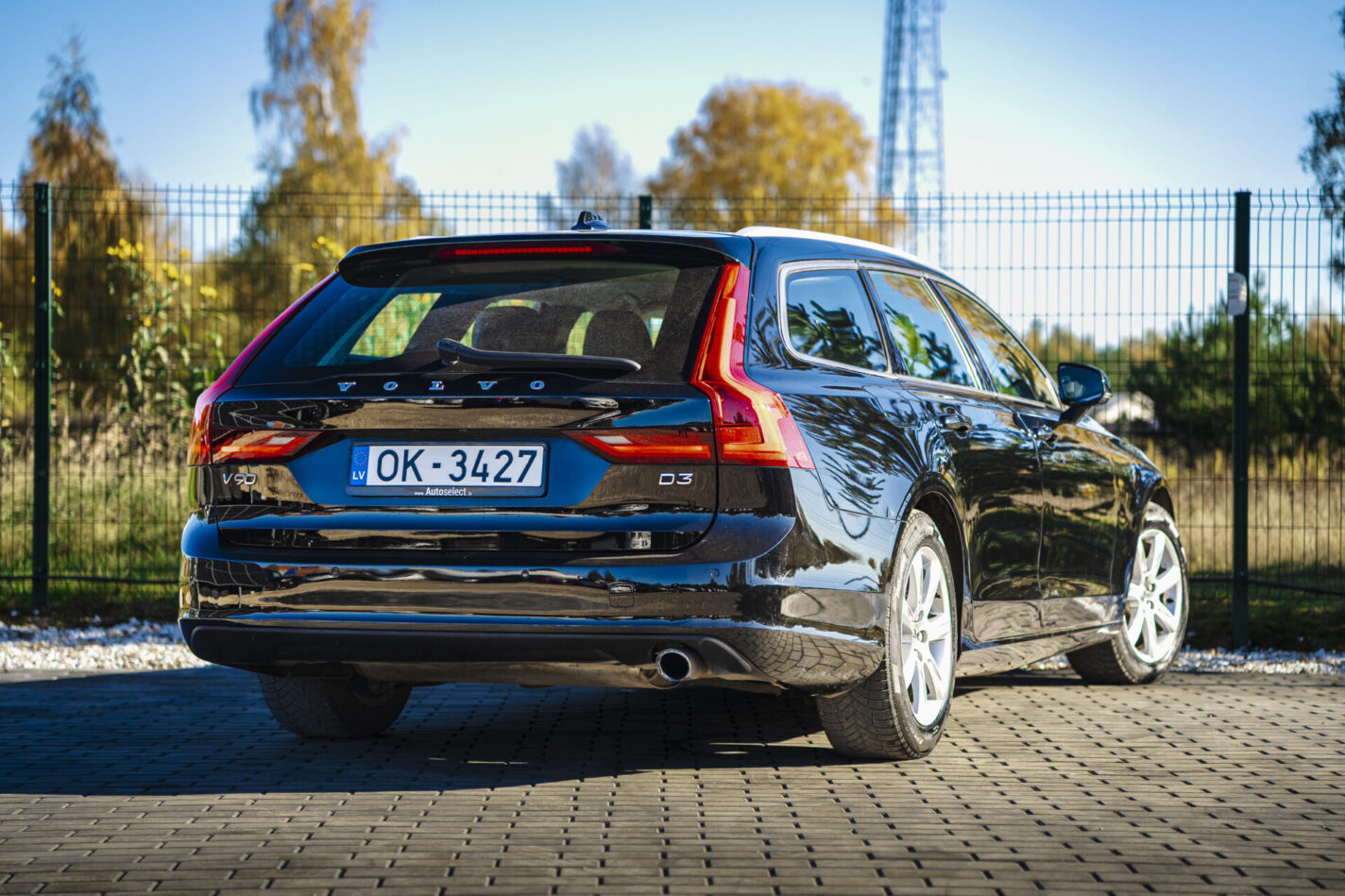 VOLVO V90