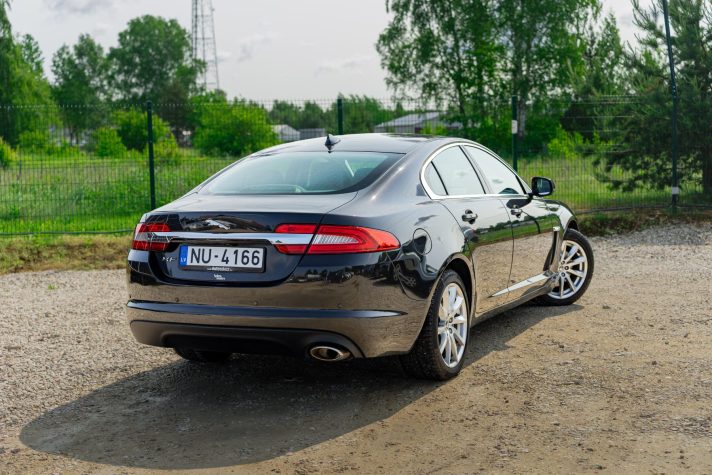 JAGUAR XF
